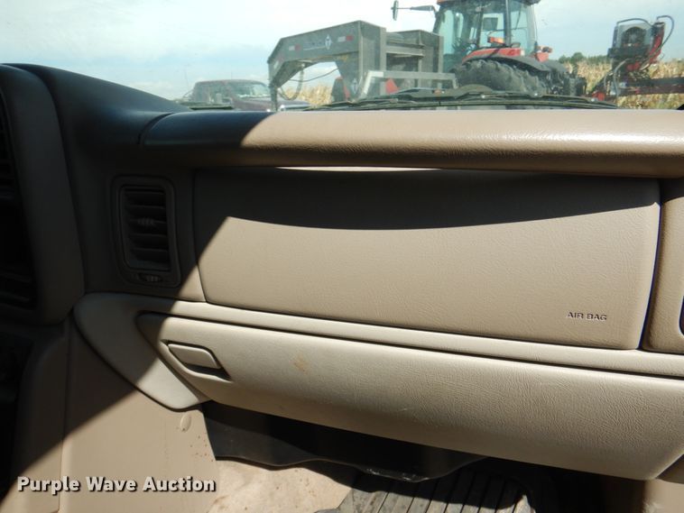 image for item KX9362 2004 Chevrolet Tahoe  SUV