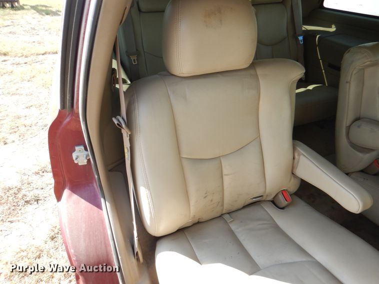 image for item KX9362 2004 Chevrolet Tahoe  SUV