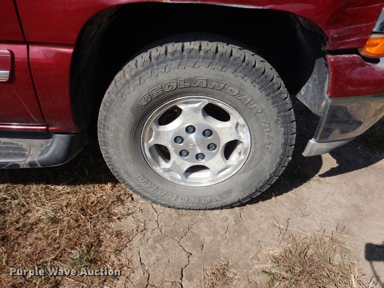 image for item KX9362 2004 Chevrolet Tahoe  SUV