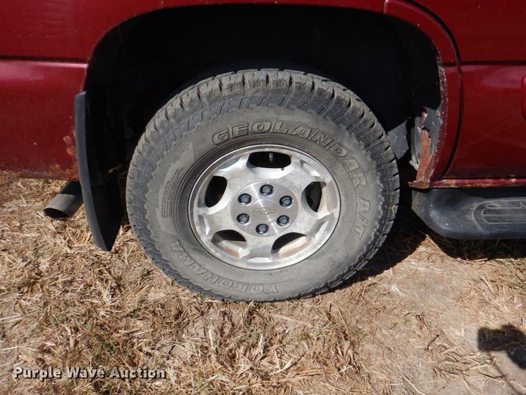 image for item KX9362 2004 Chevrolet Tahoe  SUV