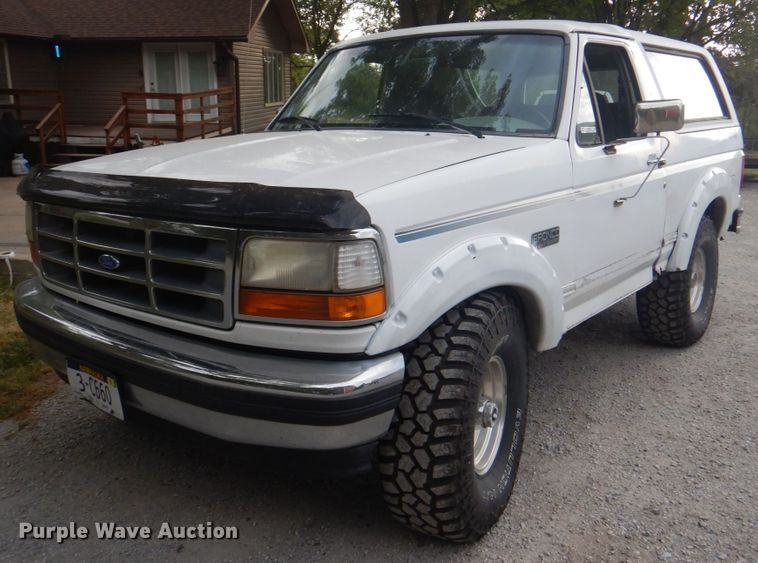 image for item KX9372 1994 Ford Bronco XLT  SUV