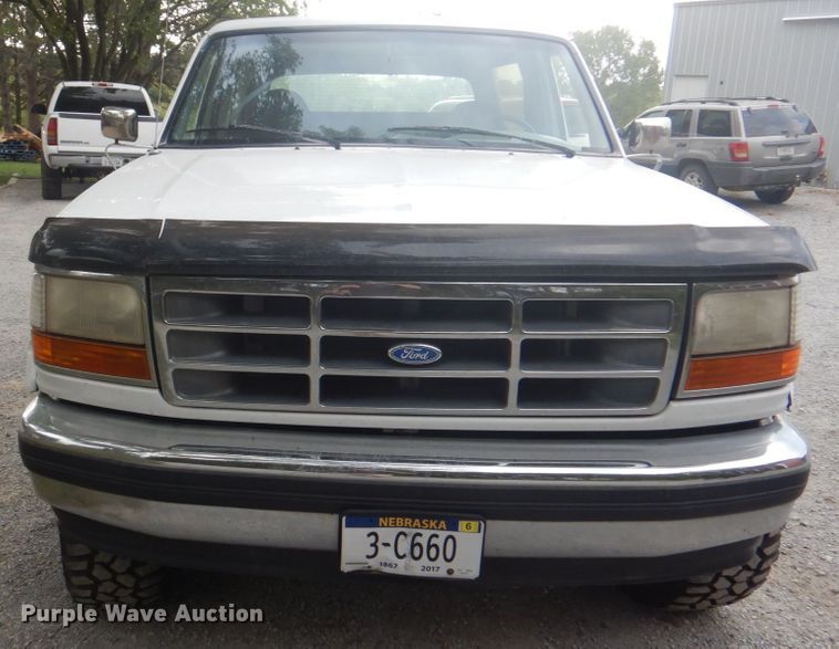 image for item KX9372 1994 Ford Bronco XLT  SUV