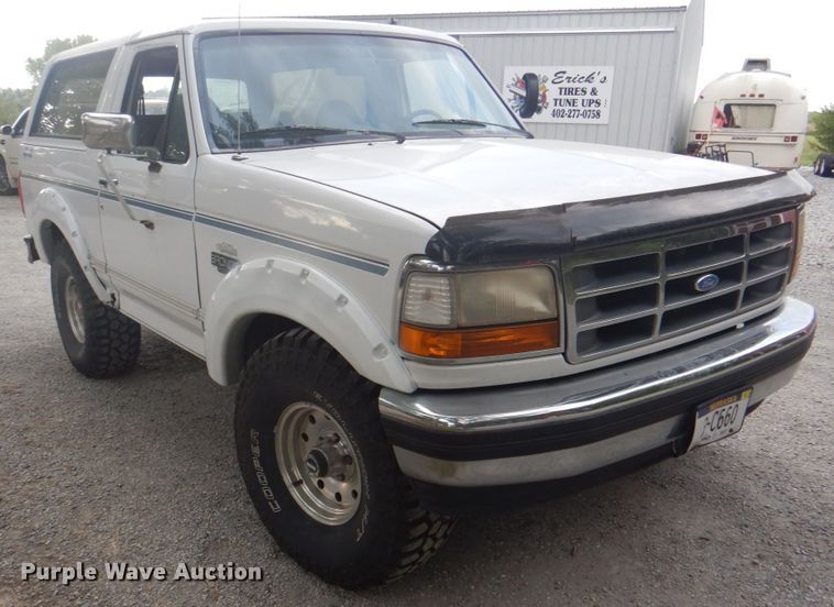 image for item KX9372 1994 Ford Bronco XLT  SUV