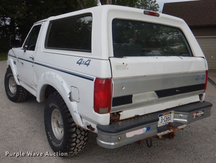 image for item KX9372 1994 Ford Bronco XLT  SUV