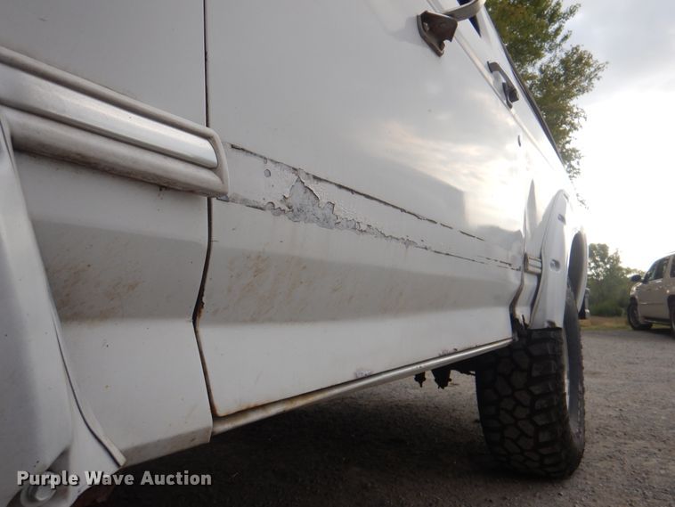 image for item KX9372 1994 Ford Bronco XLT  SUV