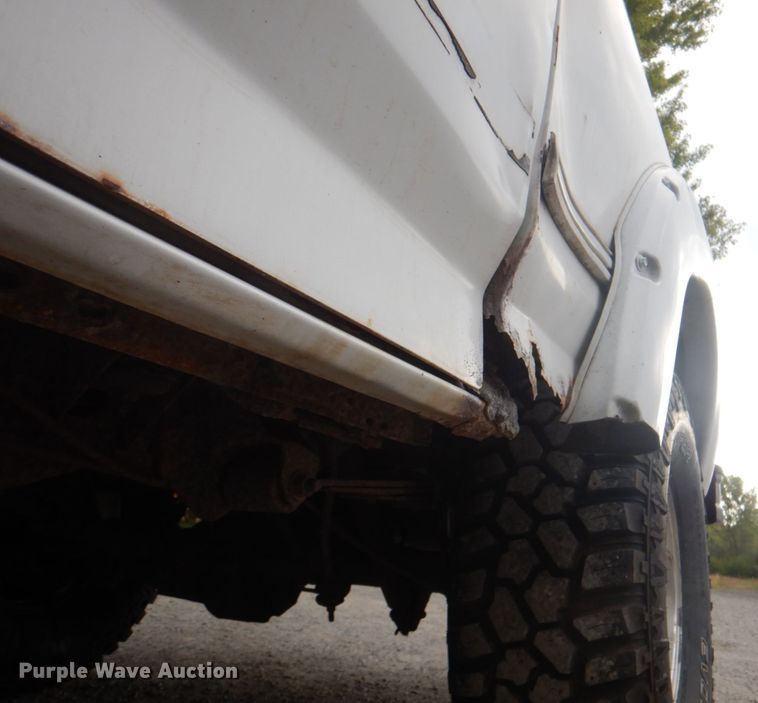 image for item KX9372 1994 Ford Bronco XLT  SUV