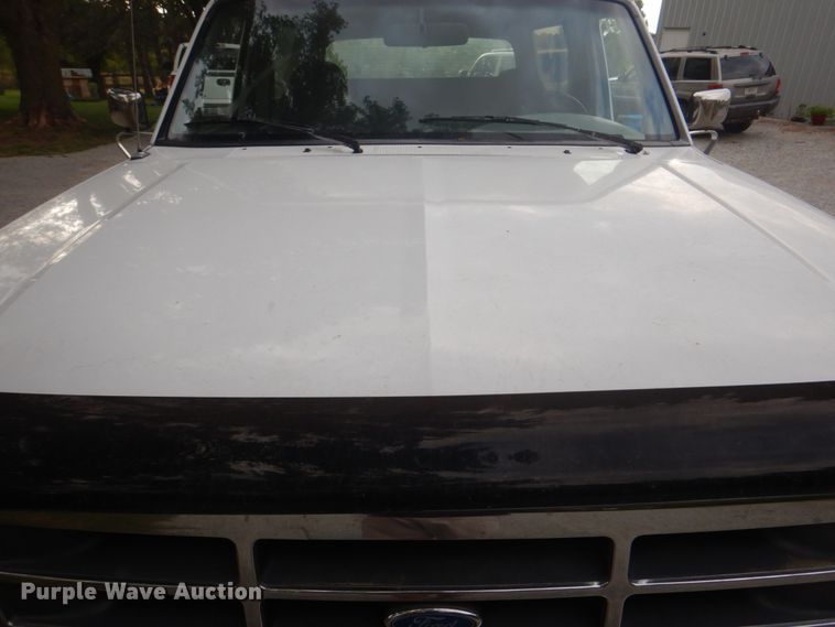 image for item KX9372 1994 Ford Bronco XLT  SUV