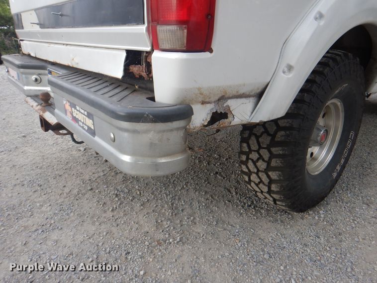 image for item KX9372 1994 Ford Bronco XLT  SUV