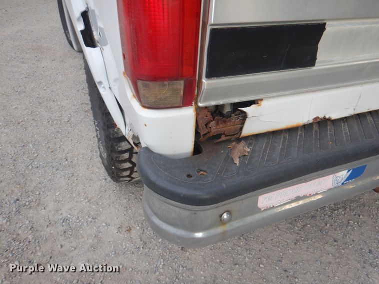 image for item KX9372 1994 Ford Bronco XLT  SUV