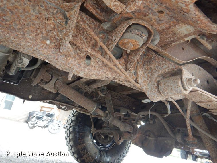 image for item KX9372 1994 Ford Bronco XLT  SUV