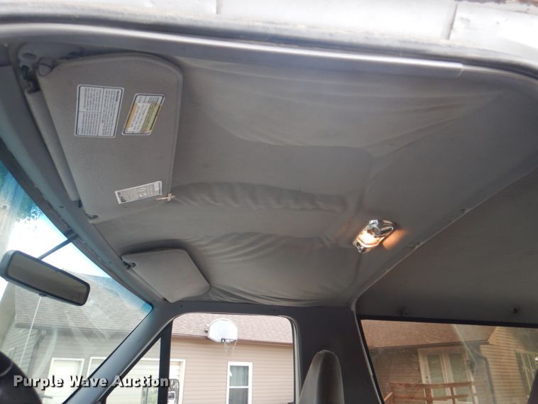 image for item KX9372 1994 Ford Bronco XLT  SUV