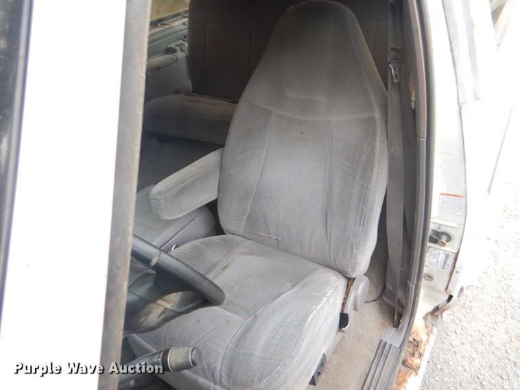 image for item KX9372 1994 Ford Bronco XLT  SUV