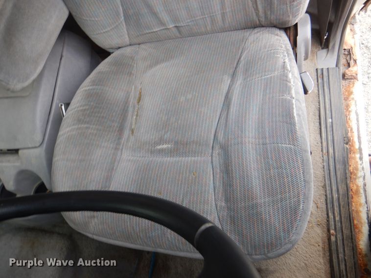 image for item KX9372 1994 Ford Bronco XLT  SUV