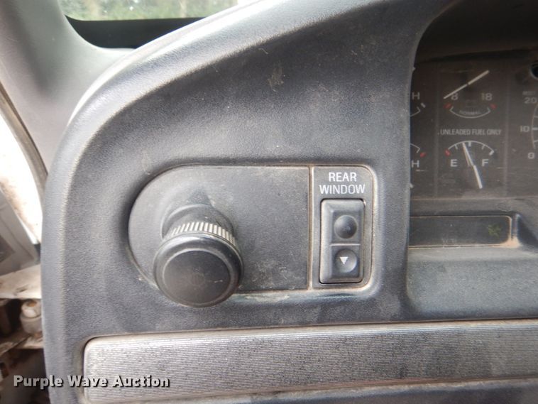 image for item KX9372 1994 Ford Bronco XLT  SUV