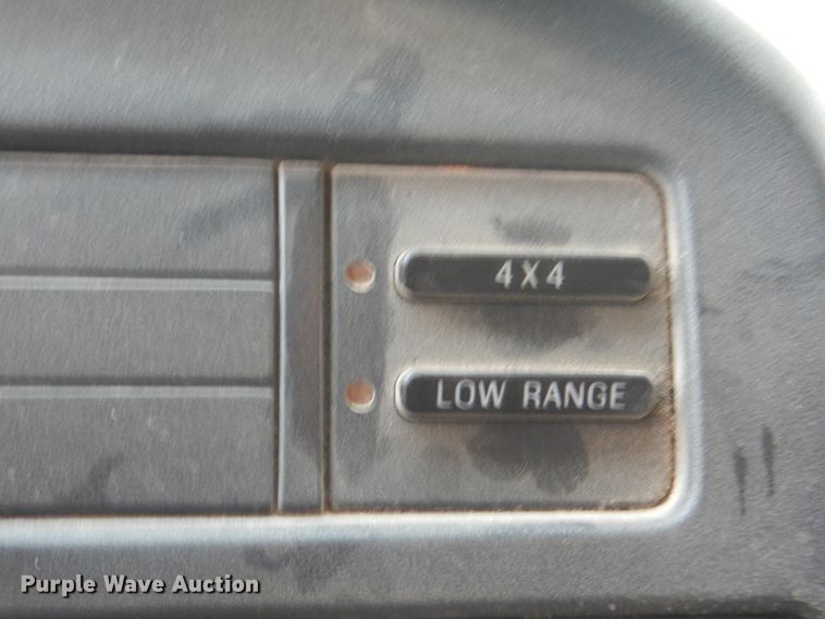 image for item KX9372 1994 Ford Bronco XLT  SUV