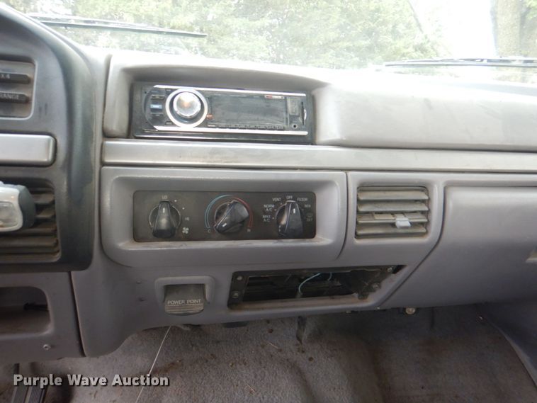 image for item KX9372 1994 Ford Bronco XLT  SUV