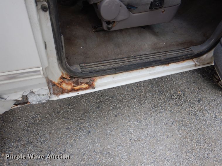 image for item KX9372 1994 Ford Bronco XLT  SUV