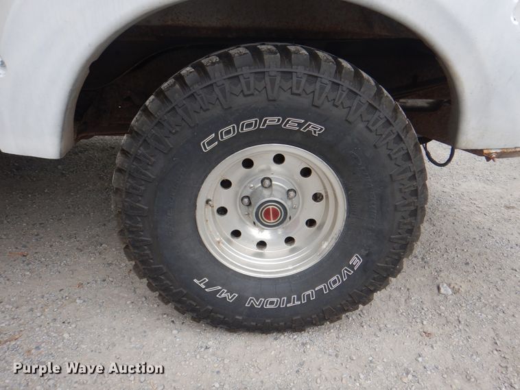 image for item KX9372 1994 Ford Bronco XLT  SUV