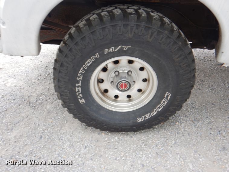 image for item KX9372 1994 Ford Bronco XLT  SUV