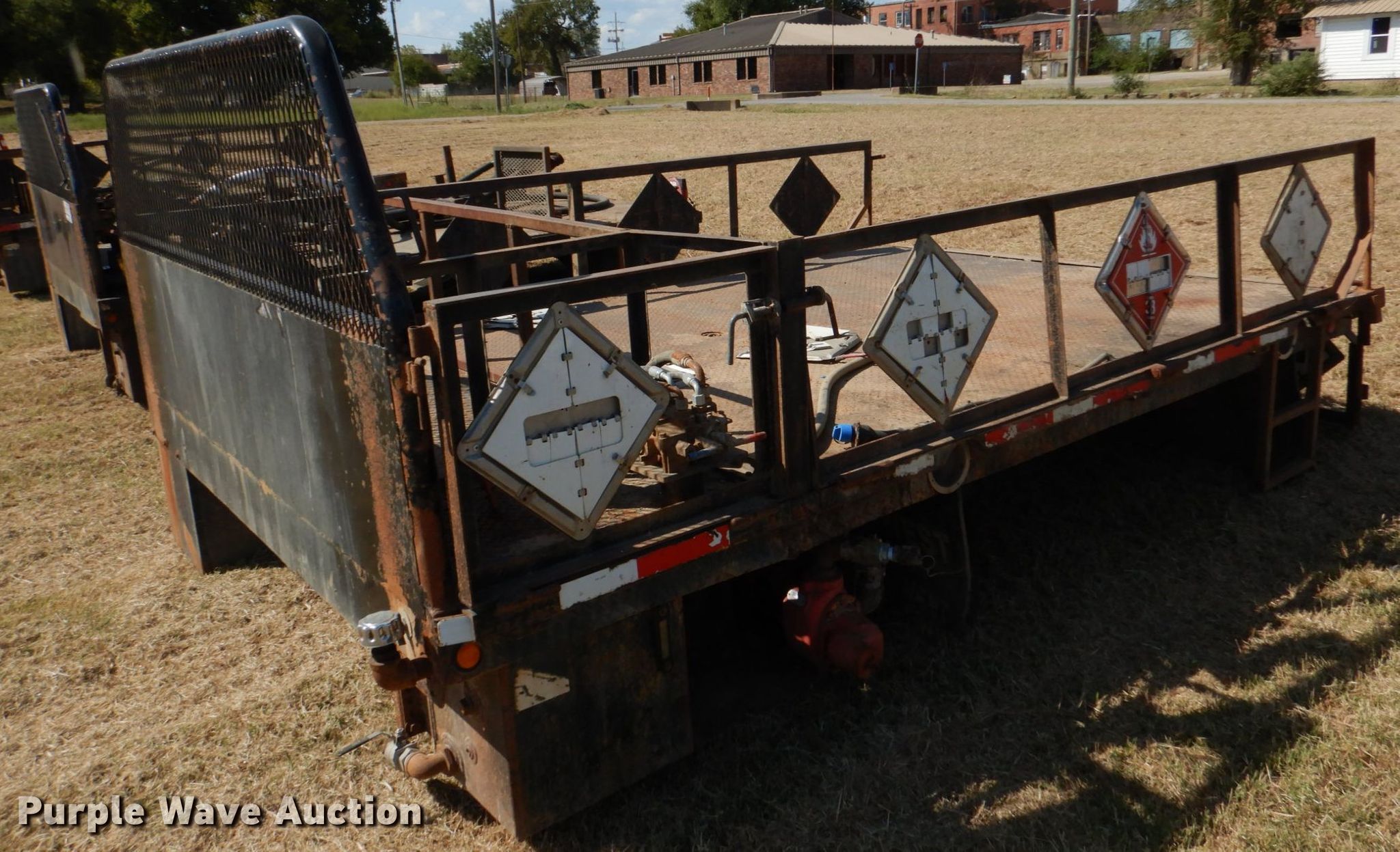 (2) flatbeds in Okemah, OK Item DG1823 sold Purple Wave
