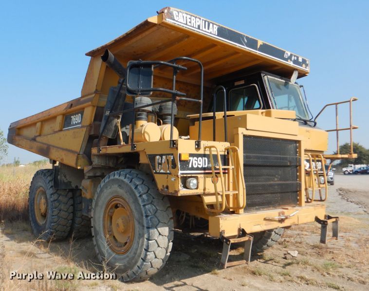 image for item DG1717 2004 Caterpillar 769D  haul truck