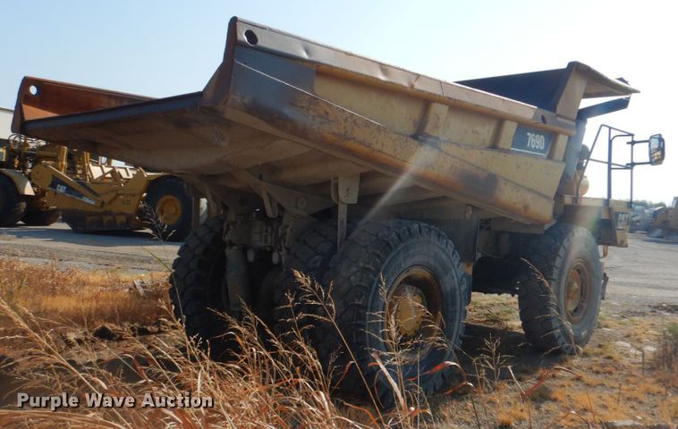 image for item DG1717 2004 Caterpillar 769D  haul truck
