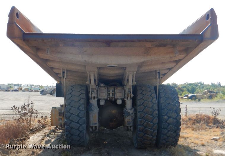 image for item DG1717 2004 Caterpillar 769D  haul truck