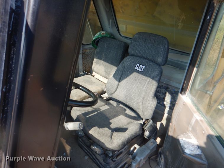 image for item DG1717 2004 Caterpillar 769D  haul truck