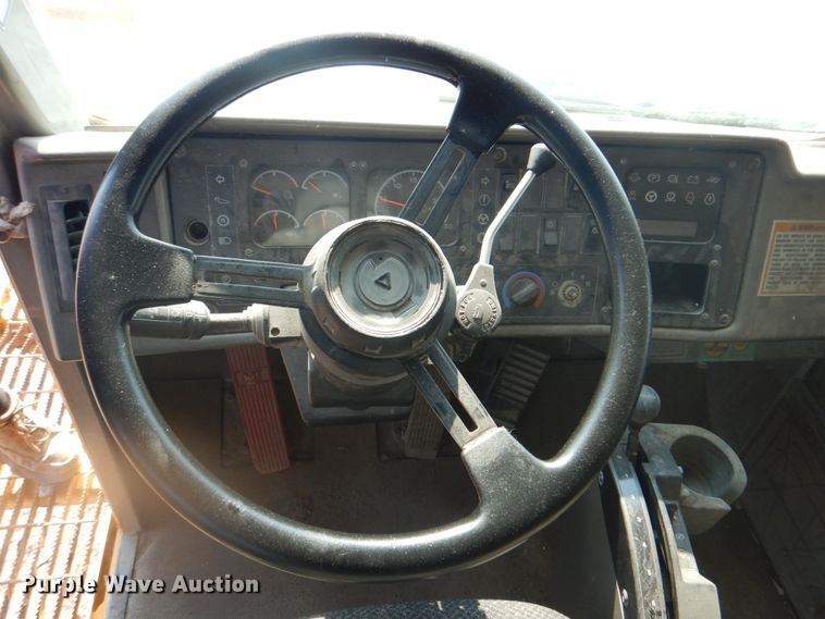 image for item DG1717 2004 Caterpillar 769D  haul truck