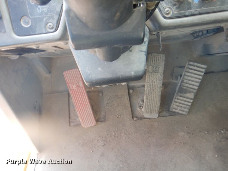 image for item DG1717 2004 Caterpillar 769D  haul truck