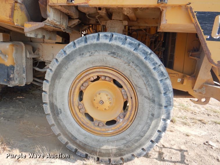 image for item DG1717 2004 Caterpillar 769D  haul truck