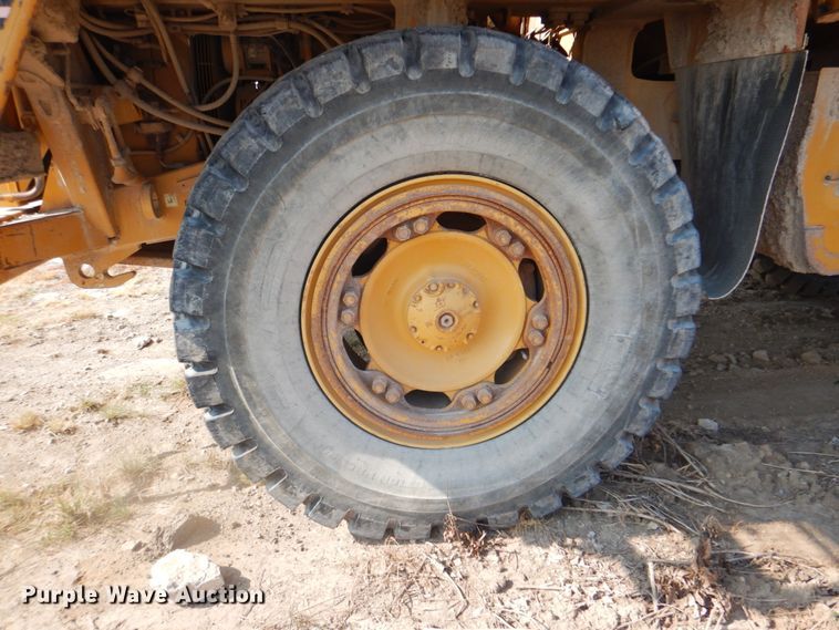 image for item DG1717 2004 Caterpillar 769D  haul truck