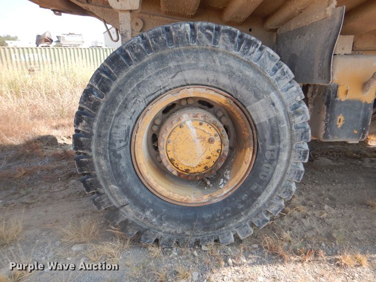 image for item DG1717 2004 Caterpillar 769D  haul truck