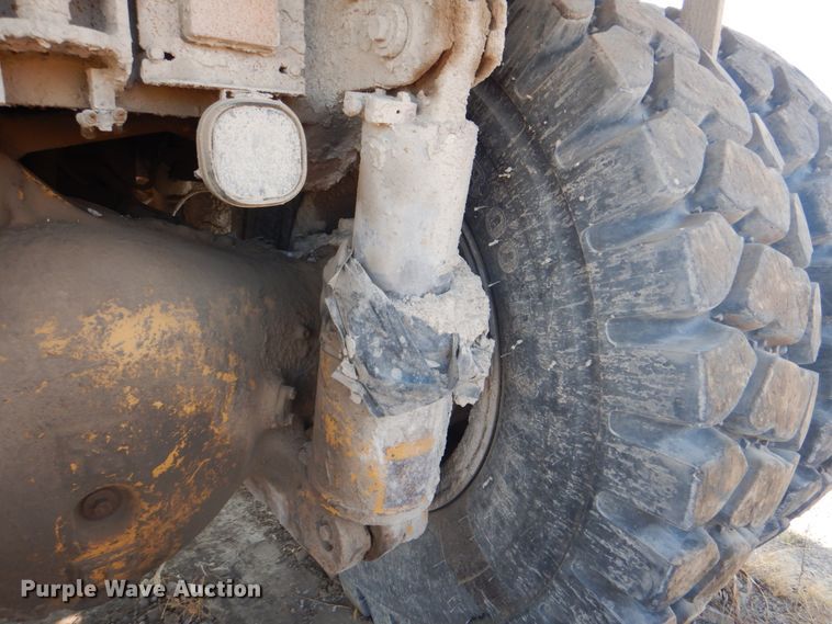 image for item DG1717 2004 Caterpillar 769D  haul truck