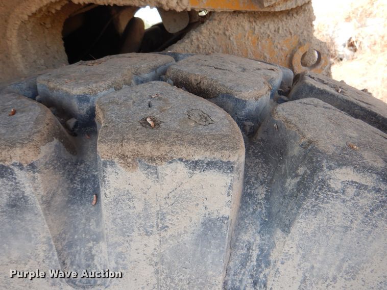 image for item DG1717 2004 Caterpillar 769D  haul truck