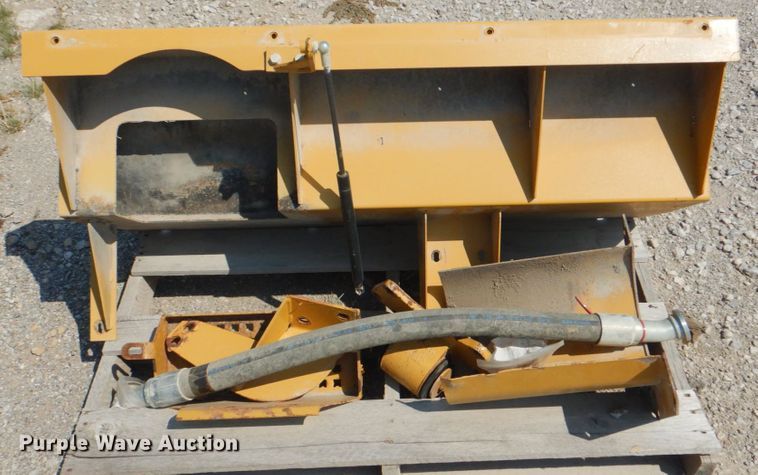 image for item DG1717 2004 Caterpillar 769D  haul truck