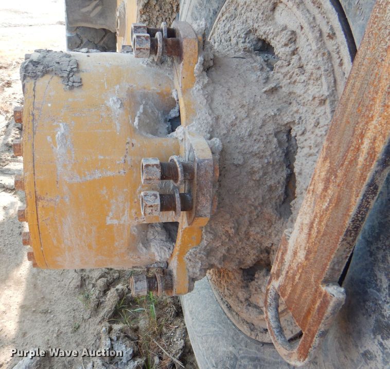 image for item DG1717 2004 Caterpillar 769D  haul truck