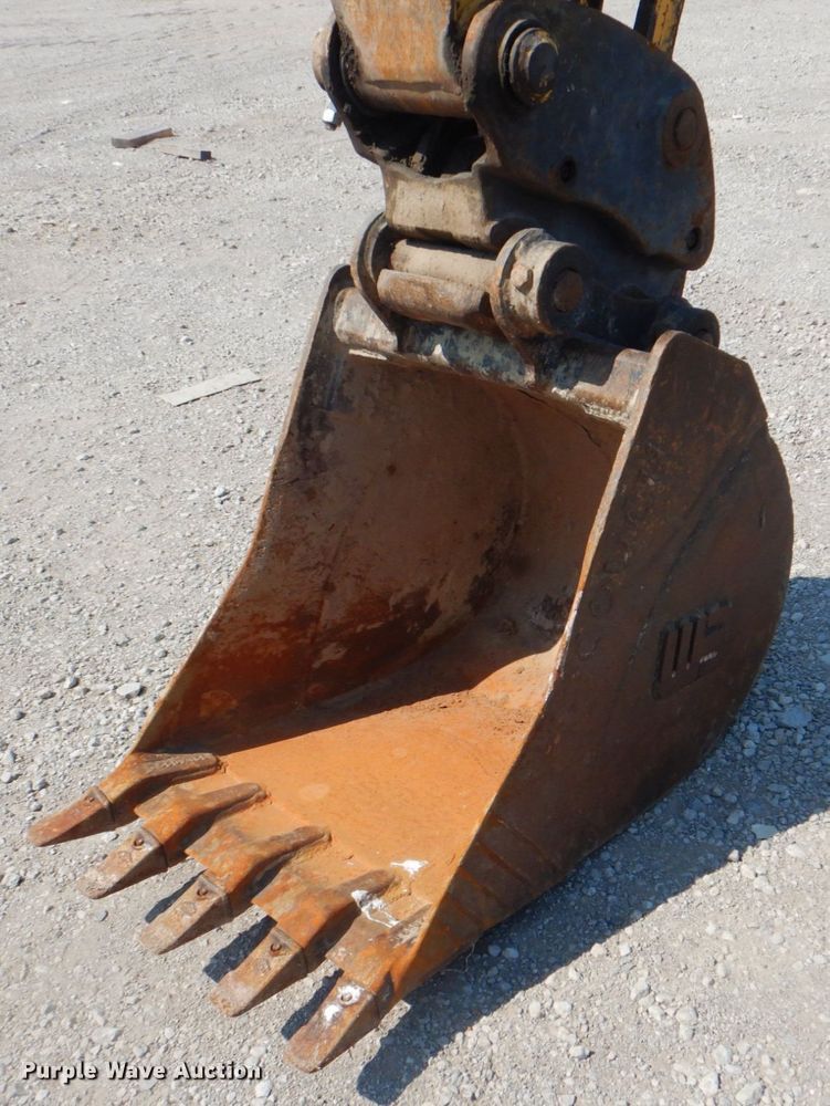 image for item DG1721 2010 Komatsu PC88MR-8  mini excavator