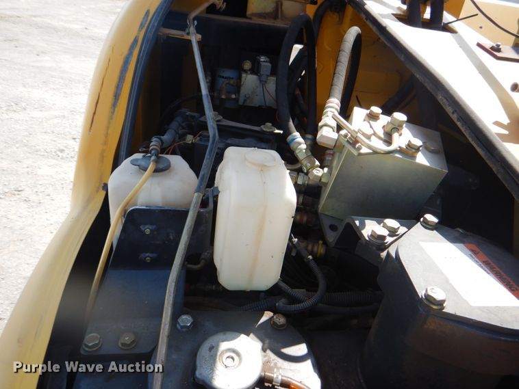 image for item DG1721 2010 Komatsu PC88MR-8  mini excavator