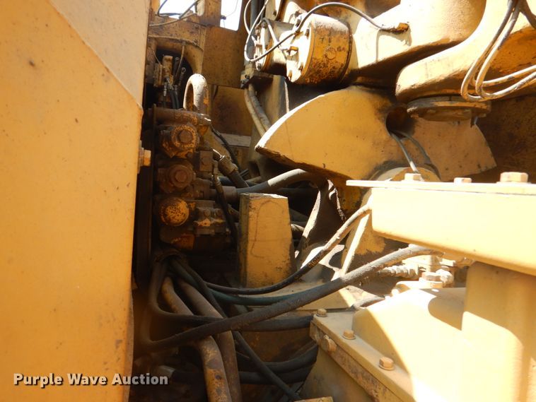 image for item DG1722 1977 Caterpillar 631D  water wagon