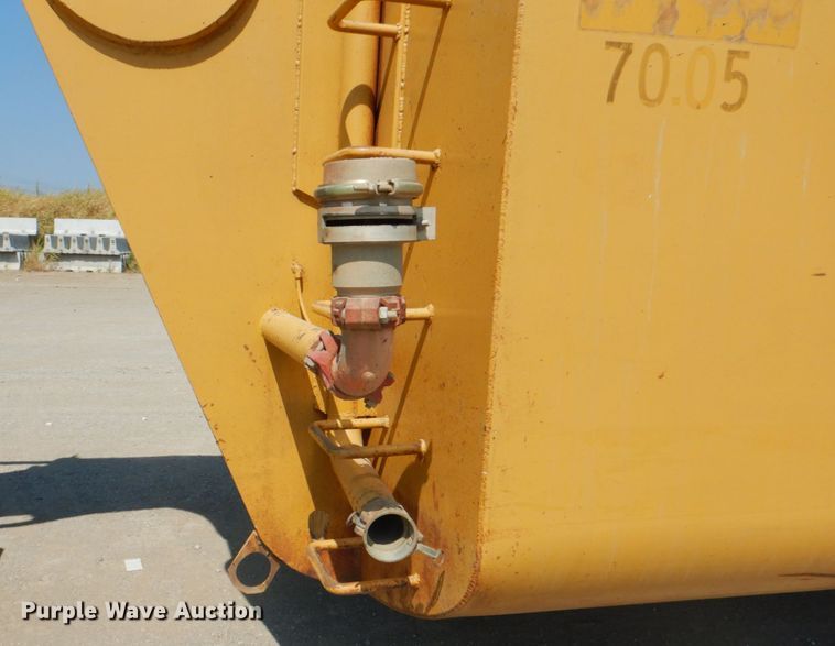 image for item DG1722 1977 Caterpillar 631D  water wagon