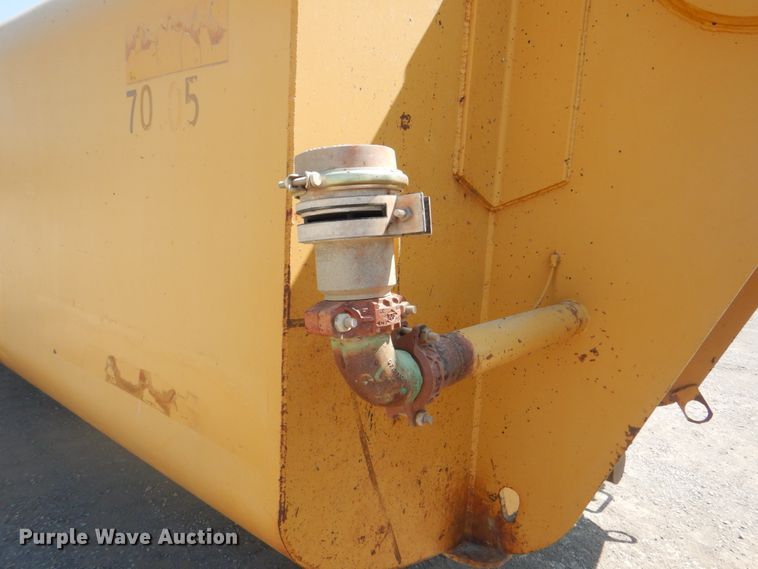 image for item DG1722 1977 Caterpillar 631D  water wagon