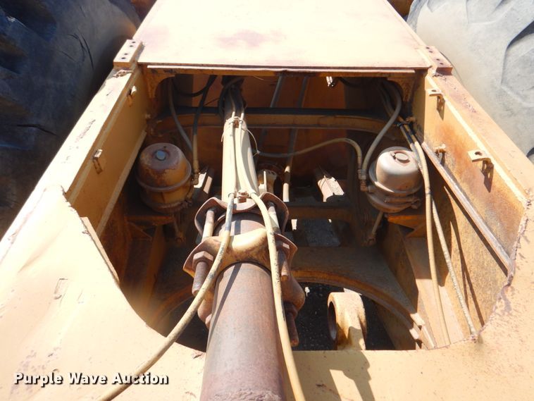 image for item DG1722 1977 Caterpillar 631D  water wagon