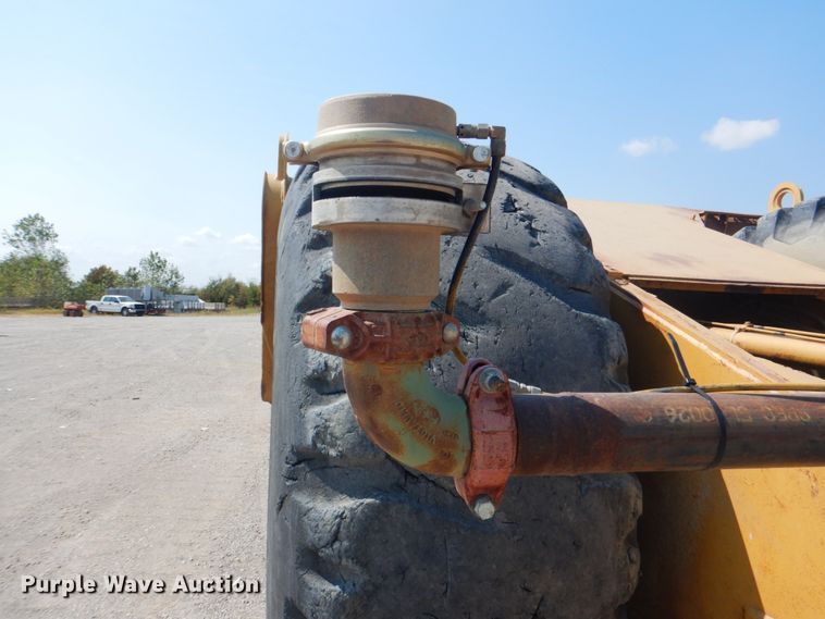 image for item DG1722 1977 Caterpillar 631D  water wagon