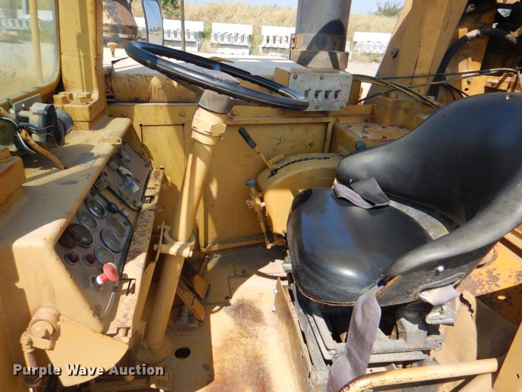 image for item DG1722 1977 Caterpillar 631D  water wagon