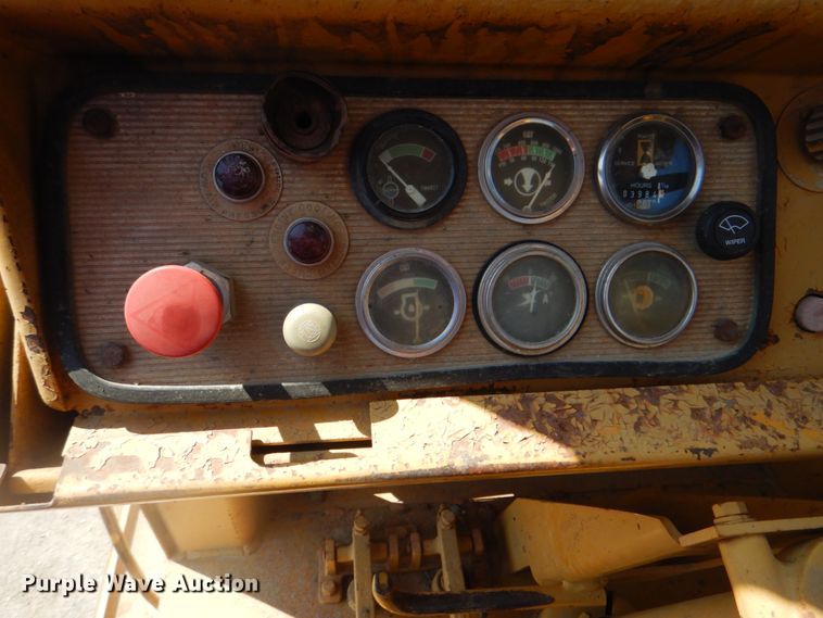 image for item DG1722 1977 Caterpillar 631D  water wagon