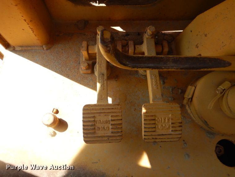 image for item DG1722 1977 Caterpillar 631D  water wagon