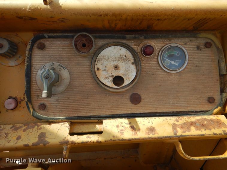 image for item DG1722 1977 Caterpillar 631D  water wagon