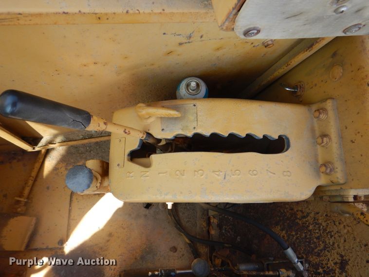 image for item DG1722 1977 Caterpillar 631D  water wagon