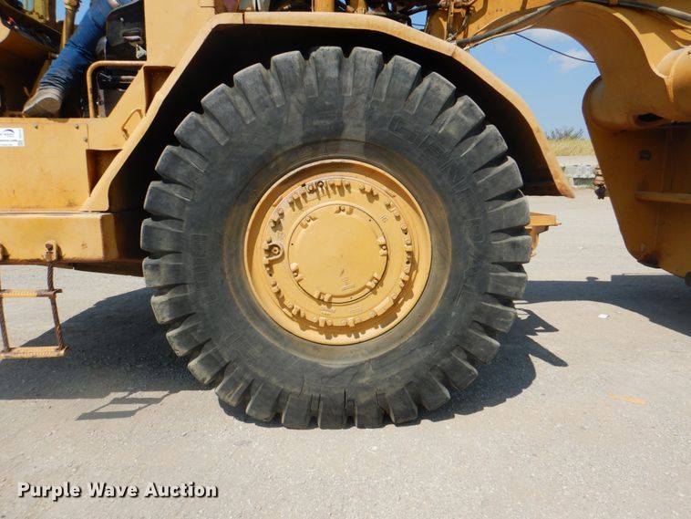 image for item DG1722 1977 Caterpillar 631D  water wagon